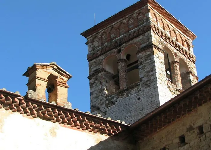 לינה וארוחת בוקר Borgo Della Rocca *